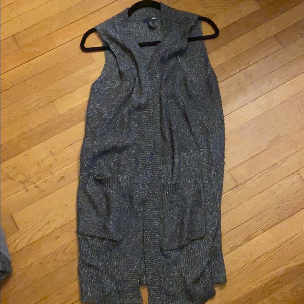 H&M sleeveless sweater